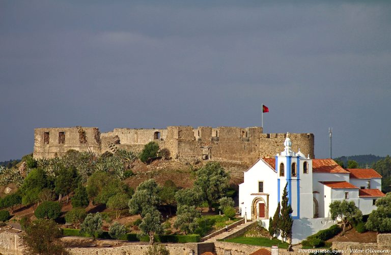 Castelo de Torres Vedras e igreja